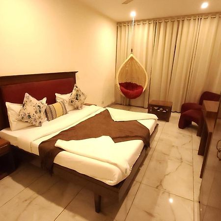 Hotel Vrs Inns Chandigarh Ngoại thất bức ảnh