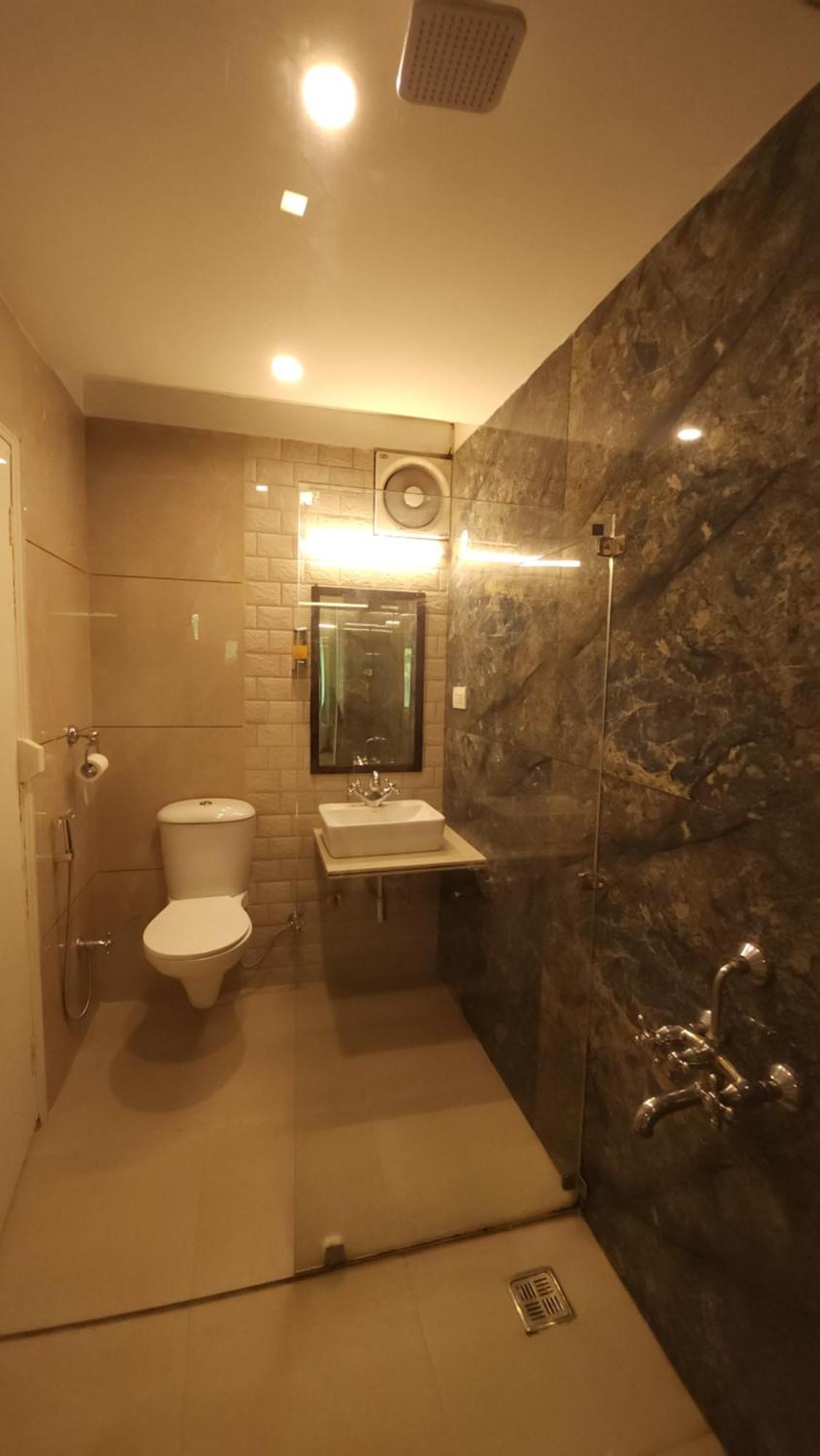 Hotel Vrs Inns Chandigarh Ngoại thất bức ảnh