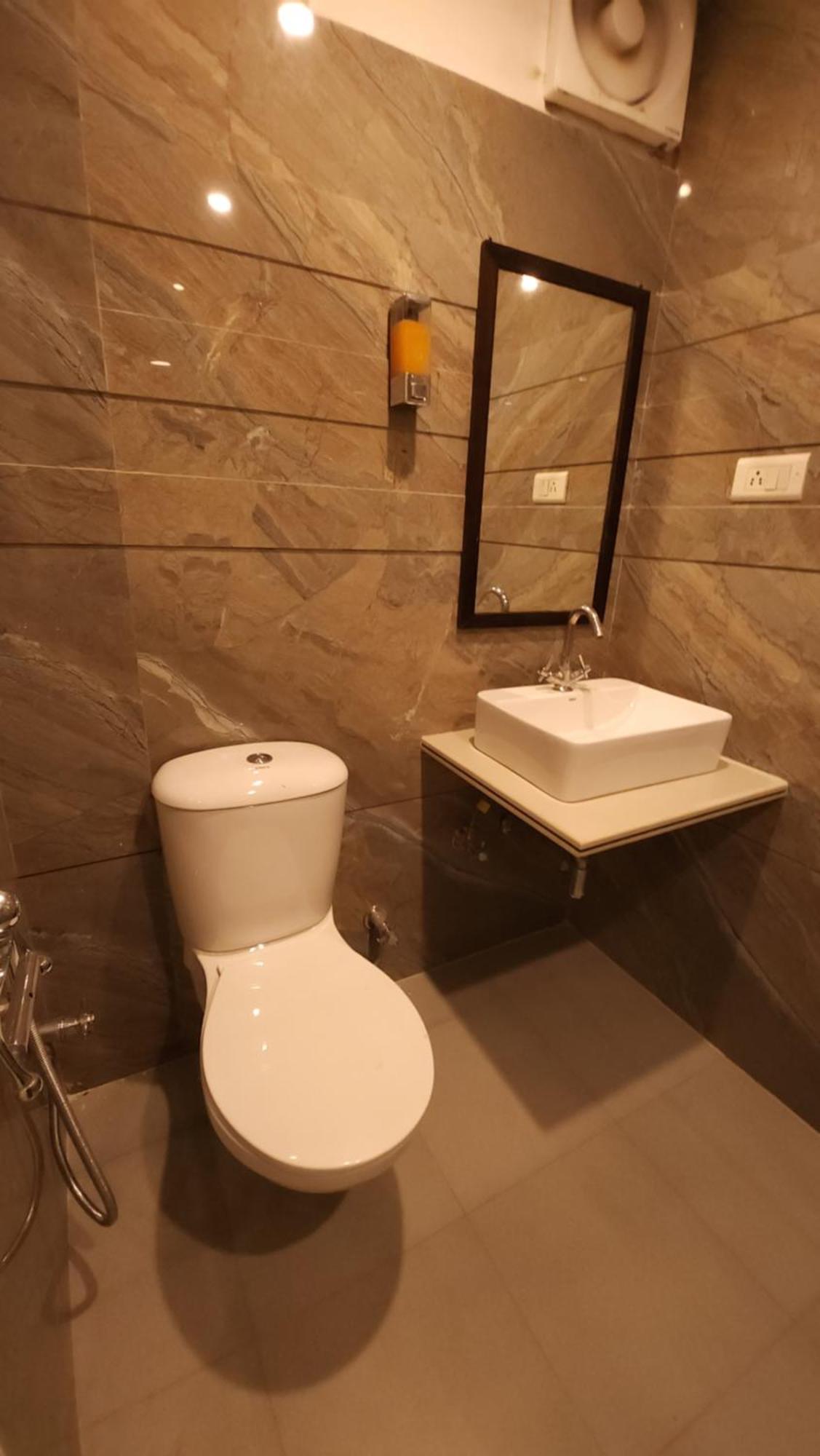 Hotel Vrs Inns Chandigarh Ngoại thất bức ảnh