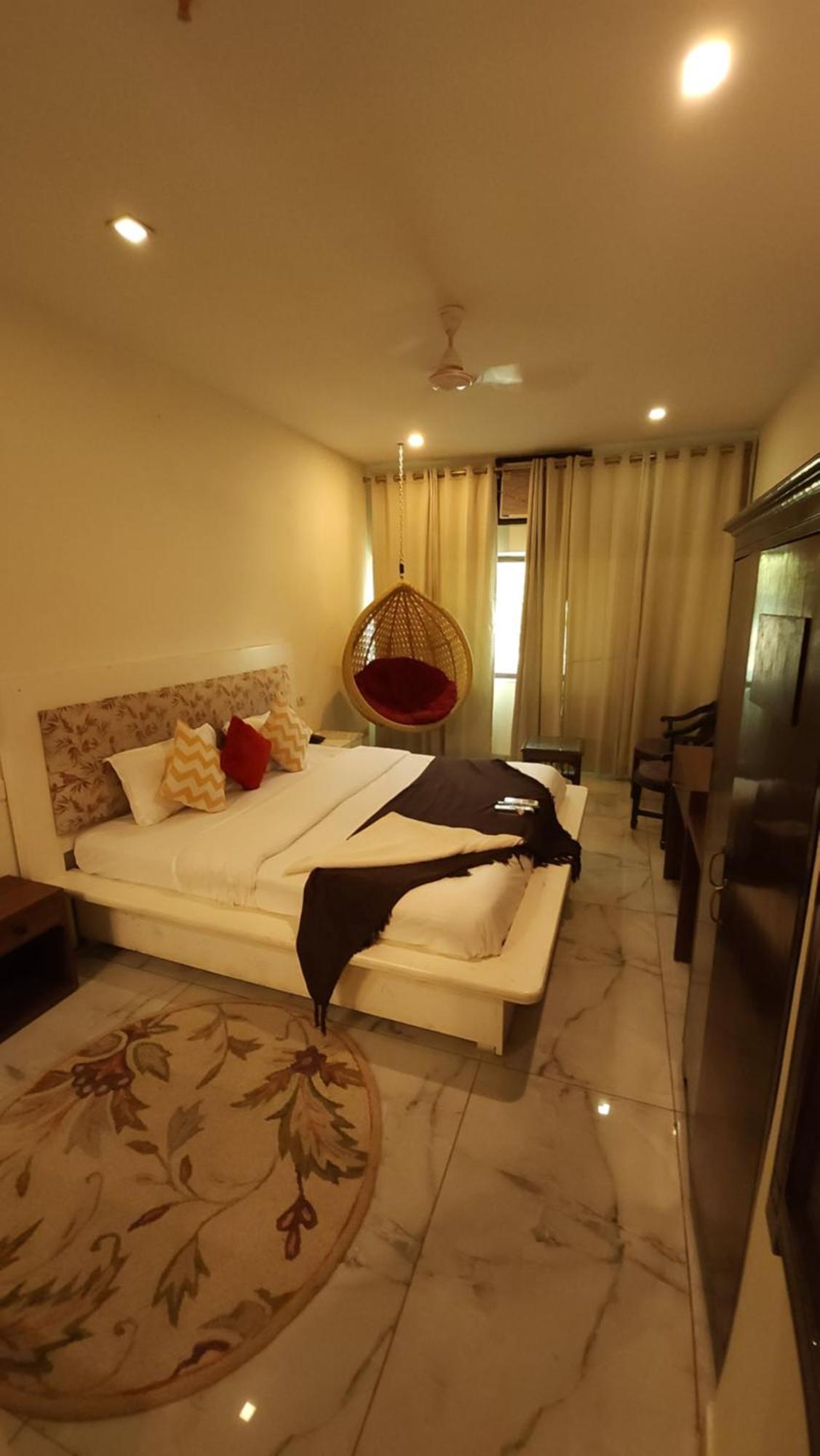 Hotel Vrs Inns Chandigarh Ngoại thất bức ảnh