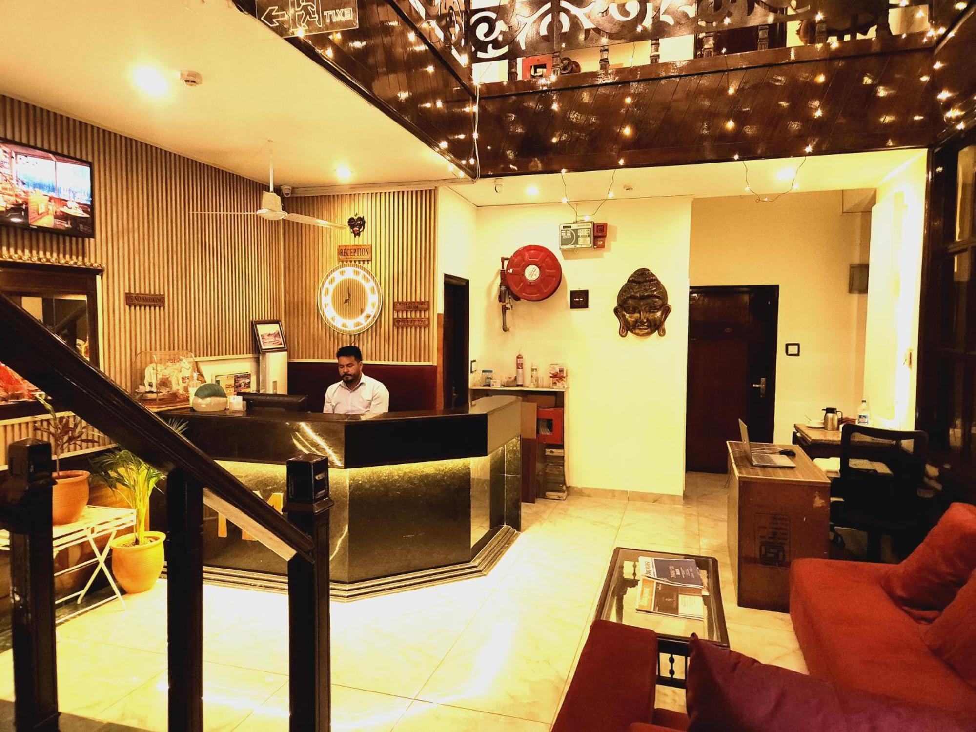 Hotel Vrs Inns Chandigarh Ngoại thất bức ảnh