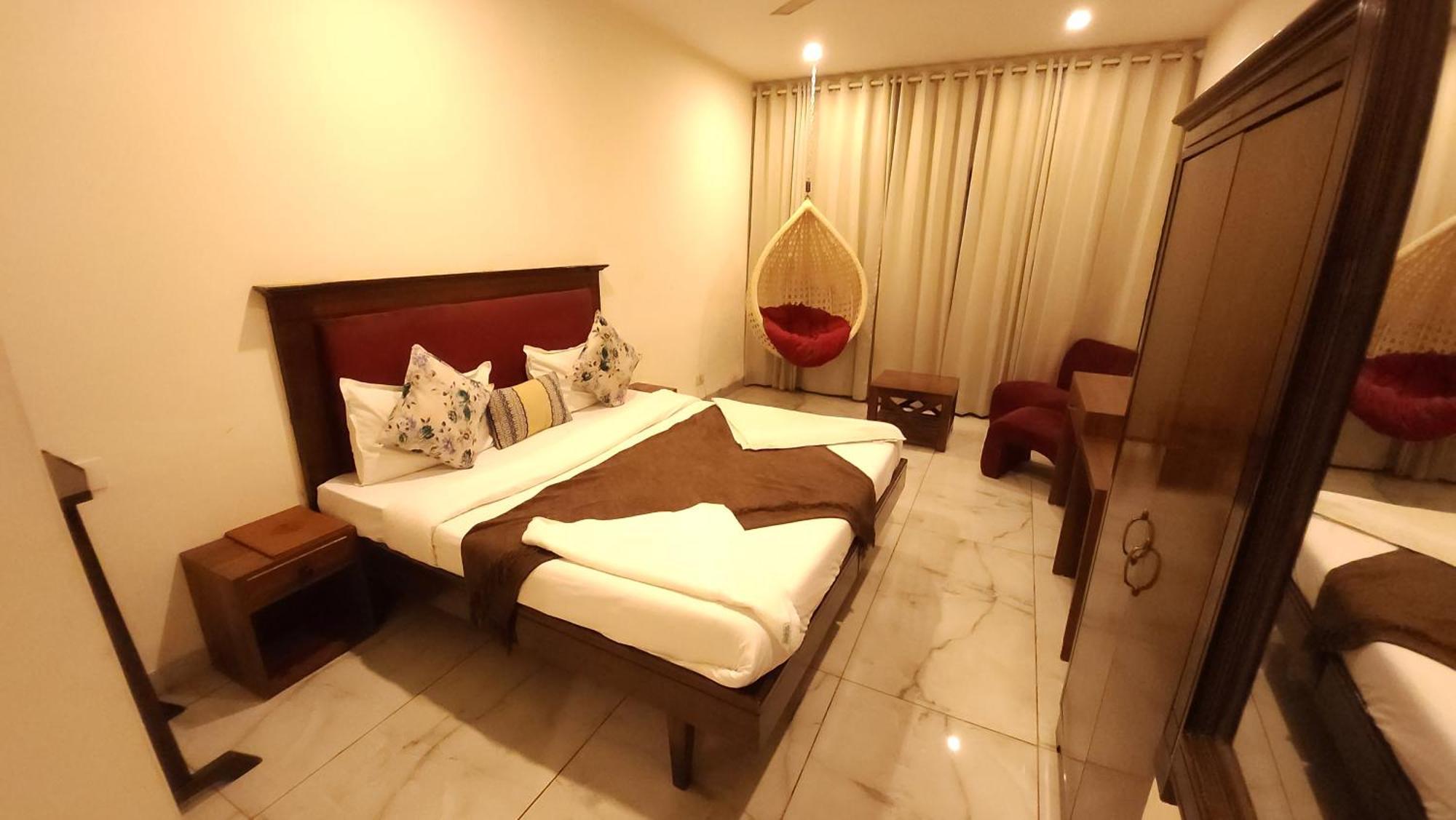 Hotel Vrs Inns Chandigarh Ngoại thất bức ảnh